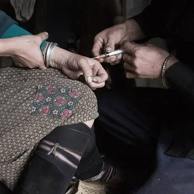 Injecting heroin
